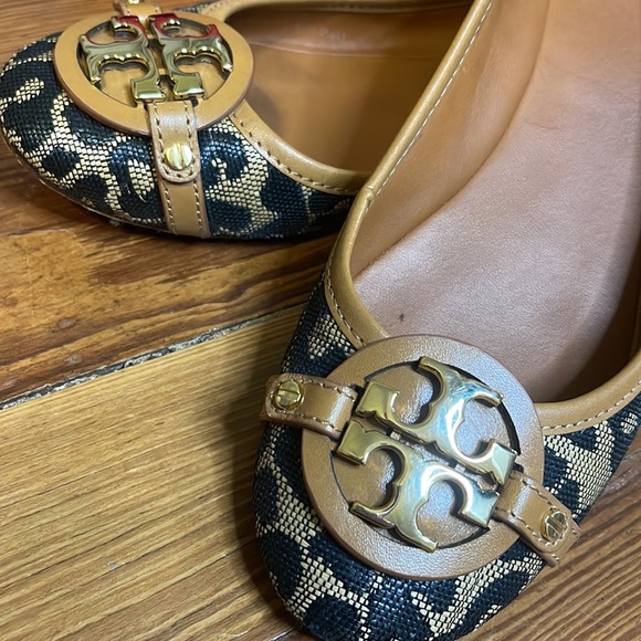 Tory Burch Leopard Flats - Picture 3 of 4